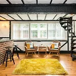 Jones Real Escapes Retreat