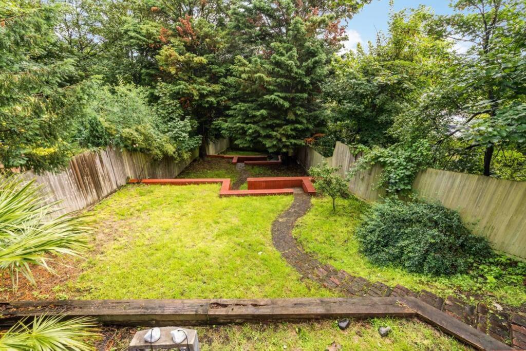 Jones Real Escapes Retreat Londra